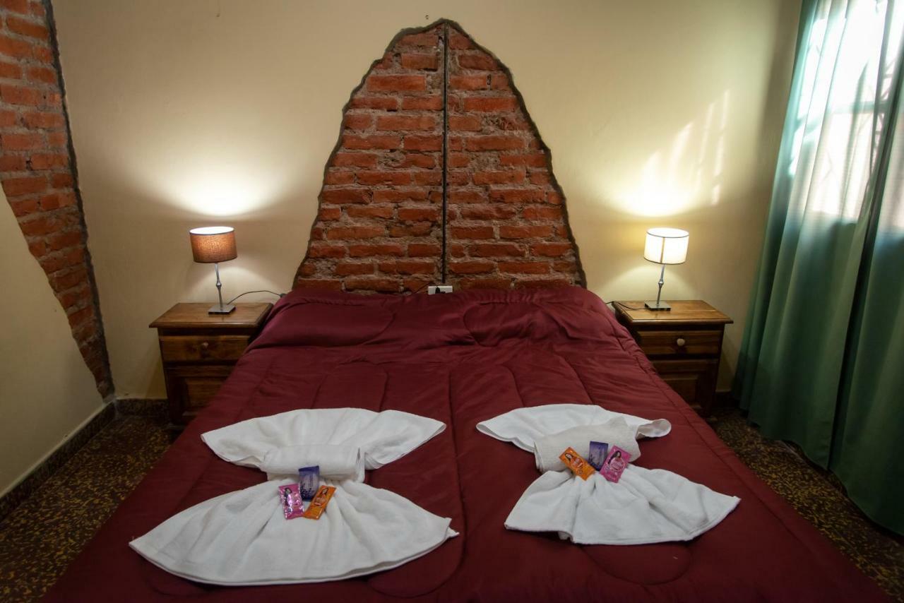 Hostal Sante Tinogasta Buitenkant foto